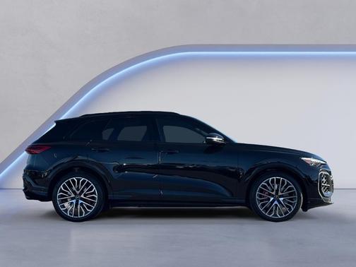 2025 Audi SQ5 3.0T quattro Premium