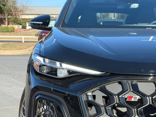 2025 Audi SQ5 3.0T quattro Premium