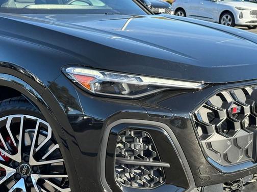 2025 Audi SQ5 3.0T quattro Premium