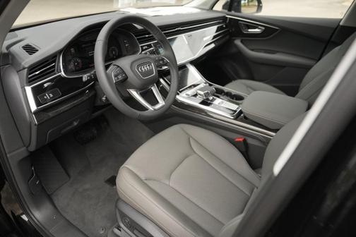 2025 Audi Q7 55 Premium