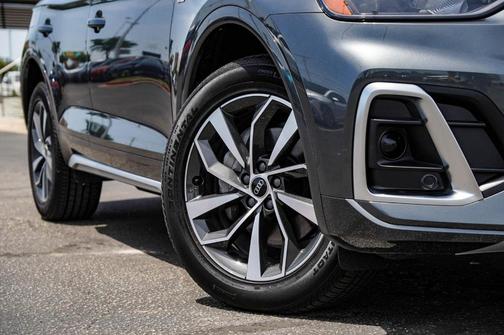 2024 Audi Q5 45 S line quattro Premium