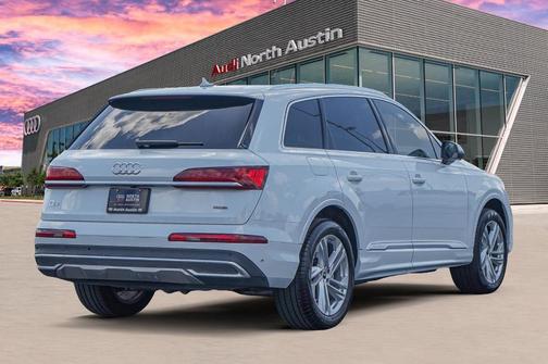 2022 Audi Q7 55 Premium Plus