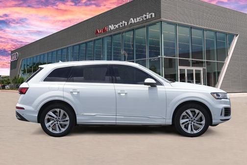 2022 Audi Q7 55 Premium Plus