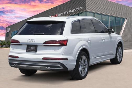 2022 Audi Q7 55 Premium Plus