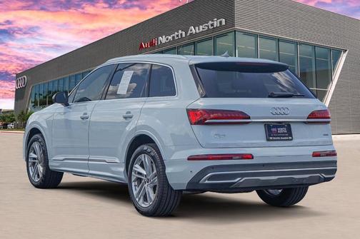 2022 Audi Q7 55 Premium Plus