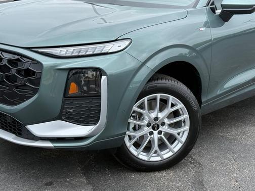 Sage Green Metallic 2026 Audi Q3 S line