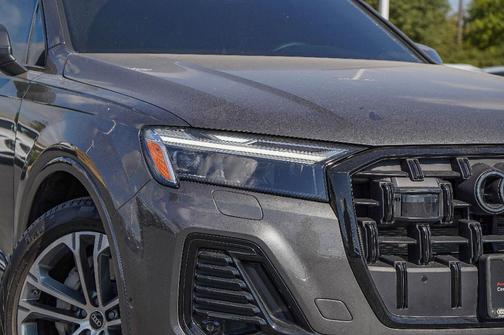 2025 Audi Q7 45 Premium Plus