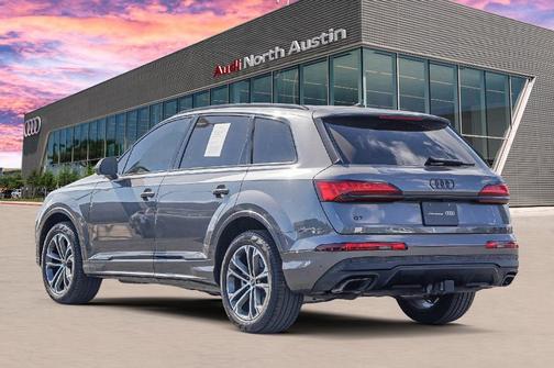2025 Audi Q7 45 Premium Plus