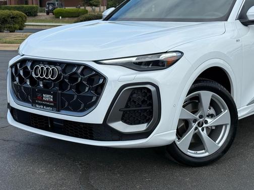 White 2026 Audi Q5 PLUS