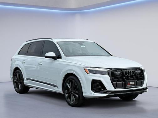 White 2026 Audi Q7