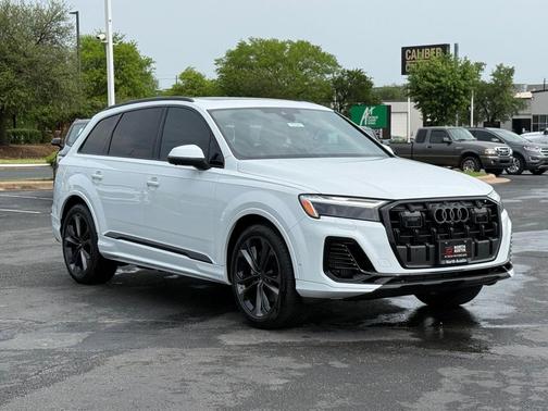 White 2026 Audi Q7