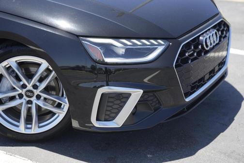 2022 Audi A4 45 S line Premium Plus