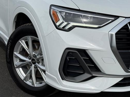 2023 Audi Q3 45 S line Premium