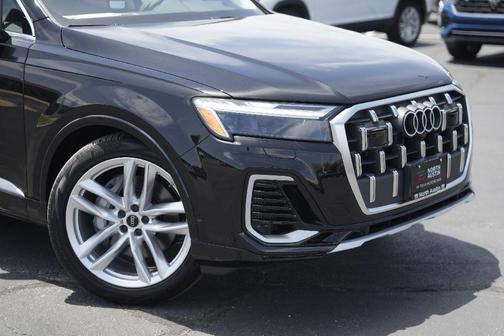 2025 Audi Q7 55 Premium Plus