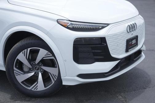 2025 Audi Q6 e-tron Premium