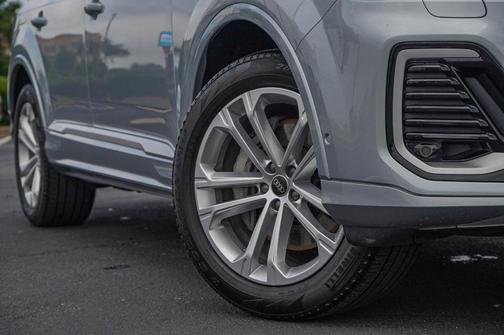 2025 Audi Q7 45 Premium