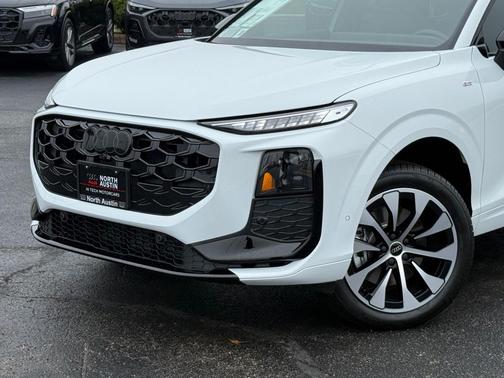 Glacier White Metallic 2026 Audi Q3 S line