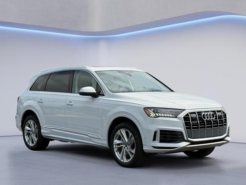 Glacier White Metallic 2023 Audi Q7 55 Premium Plus