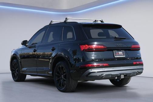2023 Audi Q7 45 Premium Plus