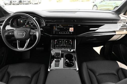2023 Audi Q7 45 Premium Plus