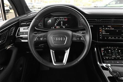 2023 Audi Q7 45 Premium Plus