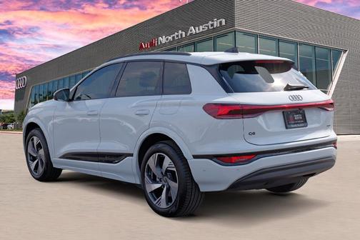 2025 Audi Q6 e-tron Premium