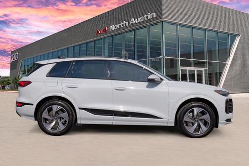 2025 Audi Q6 e-tron Premium