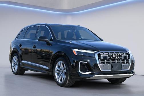 2025 Audi Q7 55 Premium Plus