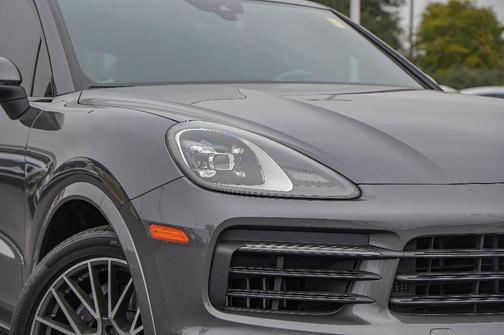 2021 Porsche Cayenne Base