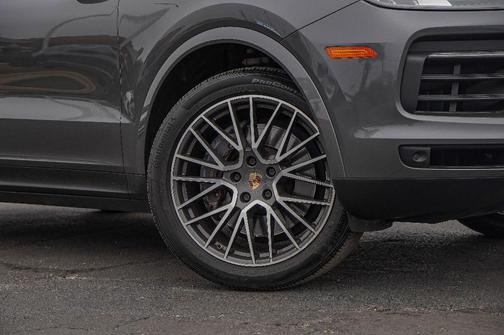 2021 Porsche Cayenne Base