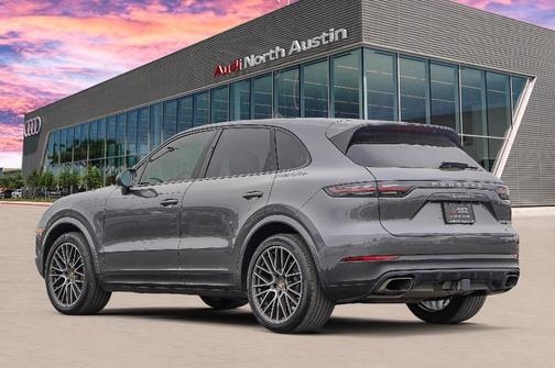 2021 Porsche Cayenne Base