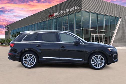 2025 Audi Q7 55 Premium