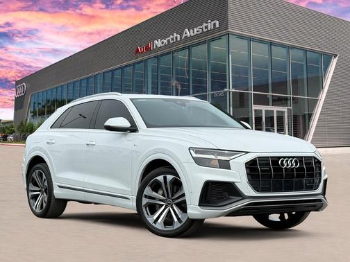 2022 Audi Q8 55 Premium Plus