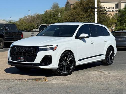 White 2026 Audi Q7