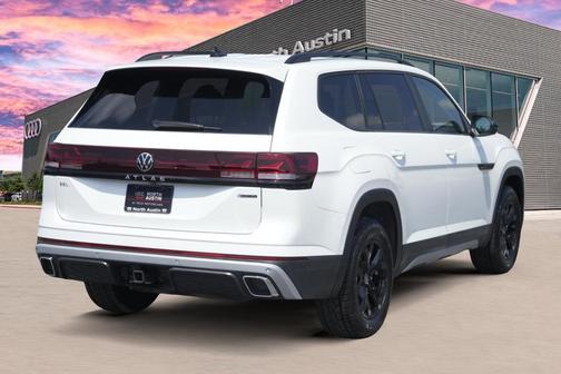 2024 Volkswagen Atlas 2.0T Peak Edition SEL