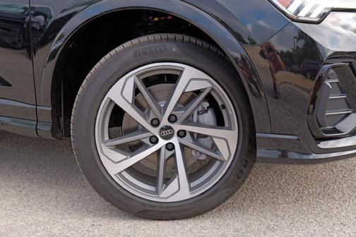 2025 Audi Q3 45 S line Premium