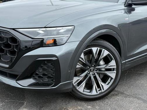 Daytona Gray Pearl 2026 Audi Q8 55 Premium