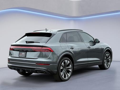 Daytona Gray Pearl 2026 Audi Q8 55 Premium
