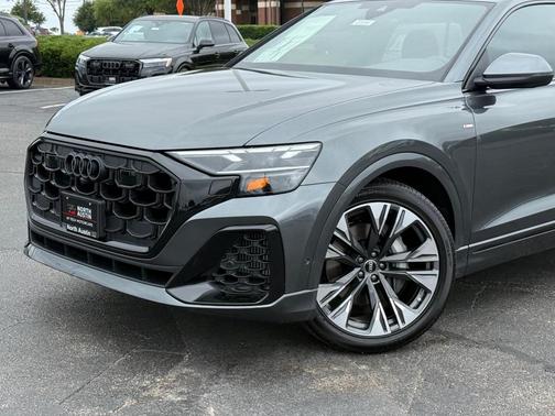 Daytona Gray Pearl 2026 Audi Q8 55 Premium