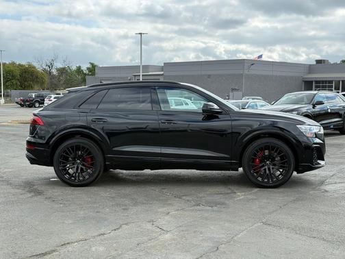 Black 2026 Audi SQ8 4.0T quattro PREMIUM PLUS