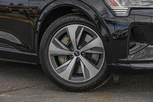 2024 Audi Q8 e-tron Premium