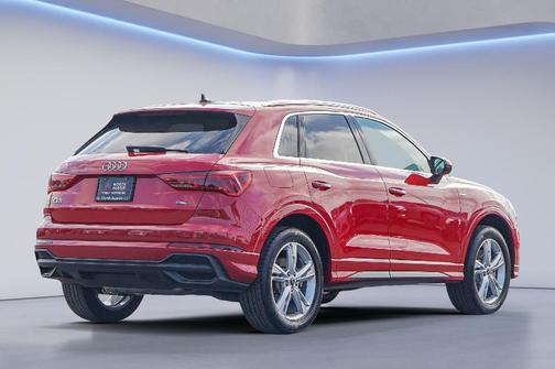 2023 Audi Q3 45 S line Premium