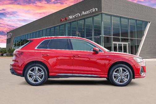 2023 Audi Q3 45 S line Premium
