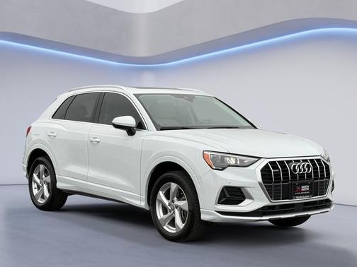 Glacier White Metallic 2019 Audi Q3 2.0T Premium