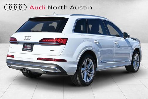 2023 Audi Q7 45 Premium