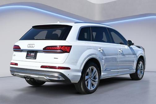 2023 Audi Q7 45 Premium