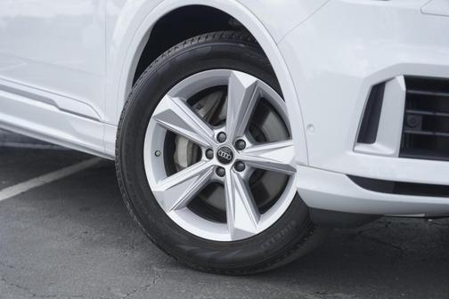 2022 Audi Q7 55 Premium