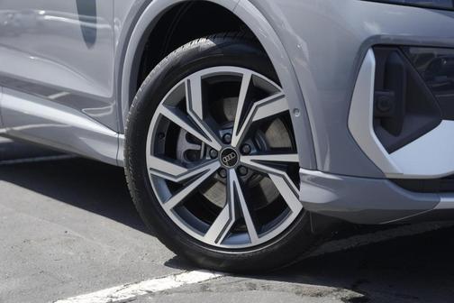 2024 Audi Q4 e-tron 50 Premium Plus