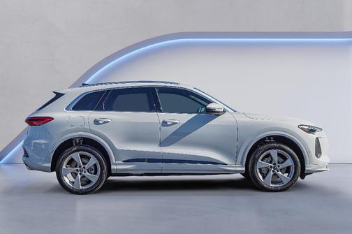 2025 Audi Q5 2.0T quattro Premium