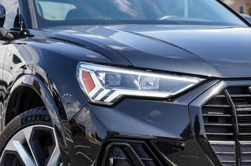 2022 Audi Q3 45 S line Premium